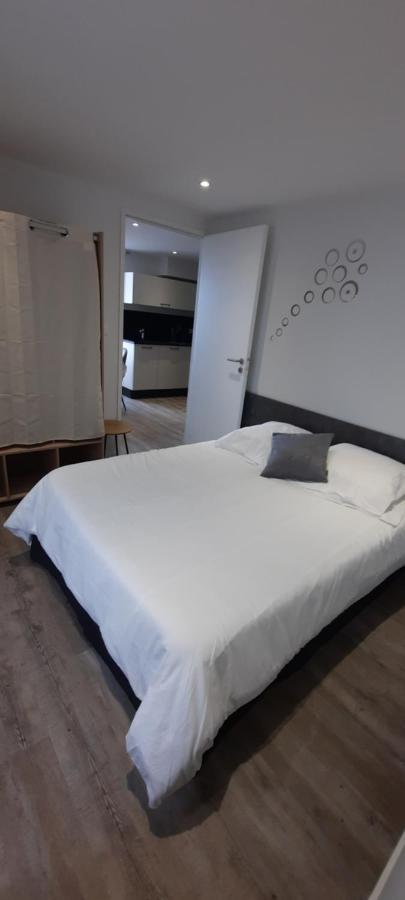Les Appartements De La B แซงต์-เบนอลต์-เดส์-ออนส์ ภายนอก รูปภาพ